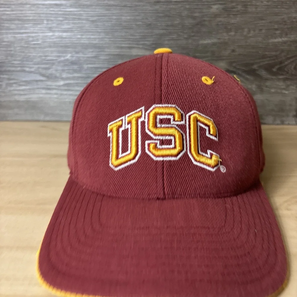 USC Trojans Hat Cap‎ Fitted Mens 7 1/8 Maroon Yellow NCAA College Football